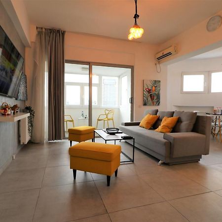 Serenity Heights Apartment: A Panoramic Haven Near Old Town - Free Minibar Bucureşti Ngoại thất bức ảnh