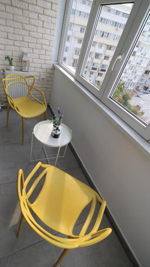 Serenity Heights Apartment: A Panoramic Haven Near Old Town - Free Minibar Bucureşti Ngoại thất bức ảnh