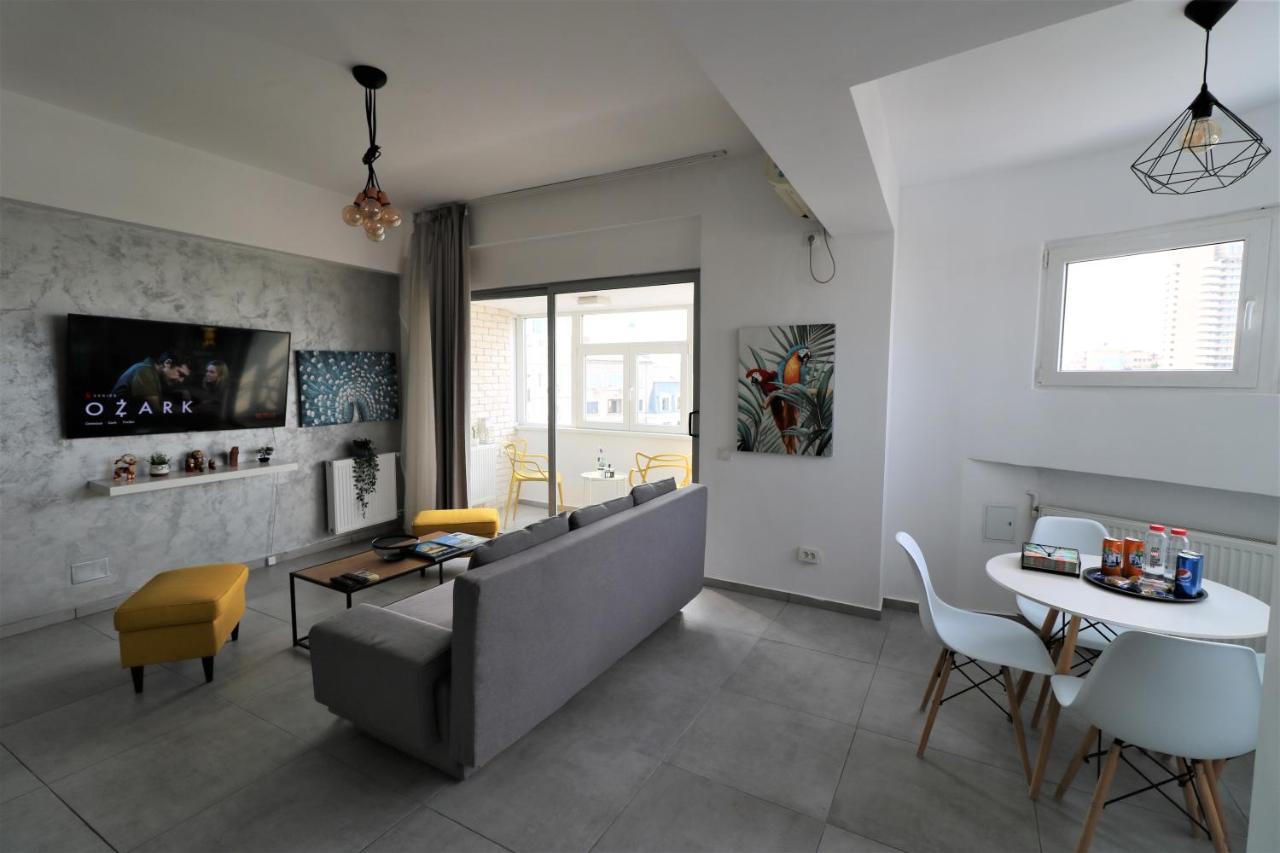 Serenity Heights Apartment: A Panoramic Haven Near Old Town - Free Minibar Bucureşti Ngoại thất bức ảnh