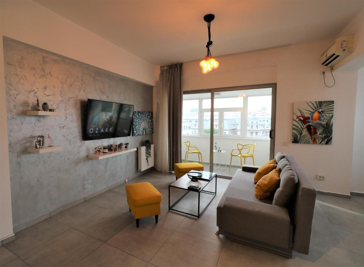 Serenity Heights Apartment: A Panoramic Haven Near Old Town - Free Minibar Bucureşti Ngoại thất bức ảnh