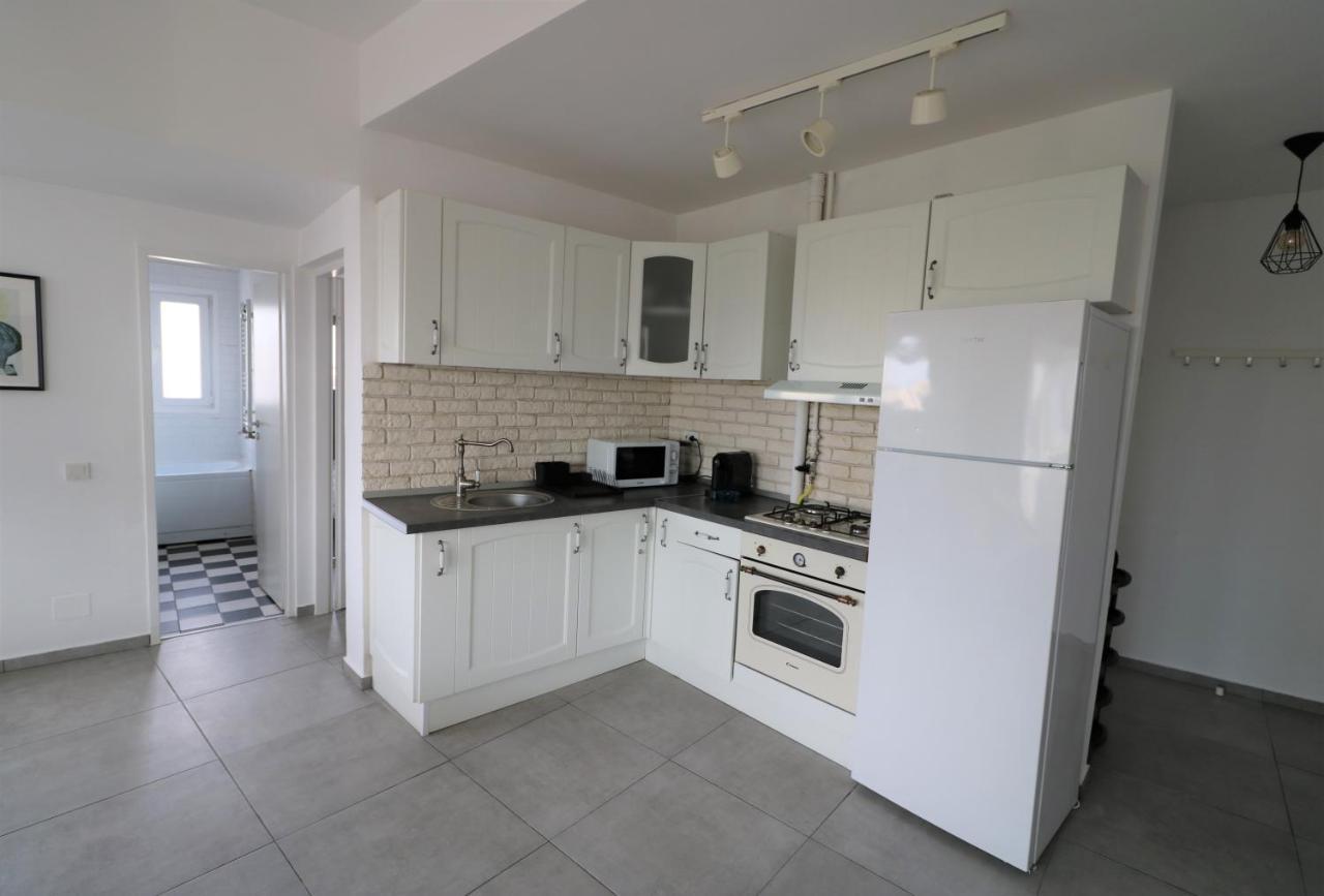 Serenity Heights Apartment: A Panoramic Haven Near Old Town - Free Minibar Bucureşti Ngoại thất bức ảnh